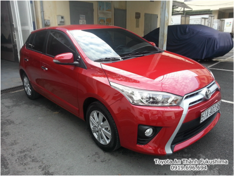 Khuyến Mãi Giá Xe Toyota Yaris G 2015 Mới Nhập Khẩu màu đỏ