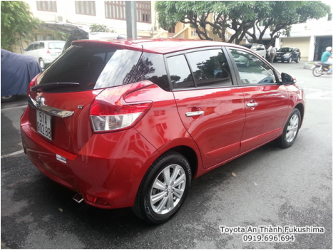 Khuyến Mãi Giá Xe Toyota Yaris G 2015 Mới Nhập Khẩu màu đỏ 1