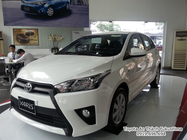 Giá Xe Toyota Yaris E 2015 Mới Nhập Khẩu Màu trắng  1